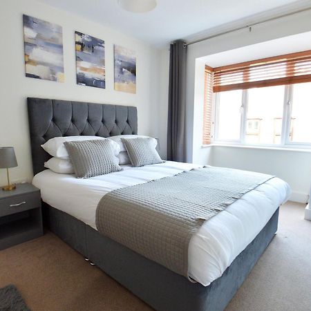 Stylish 2Br Flat - 2 Free Parking Spaces - Near Lgw Airport Crawley  Bagian luar foto