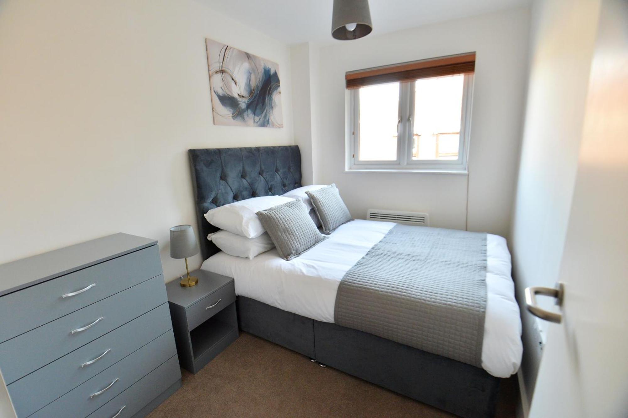Stylish 2Br Flat - 2 Free Parking Spaces - Near Lgw Airport Crawley  Bagian luar foto