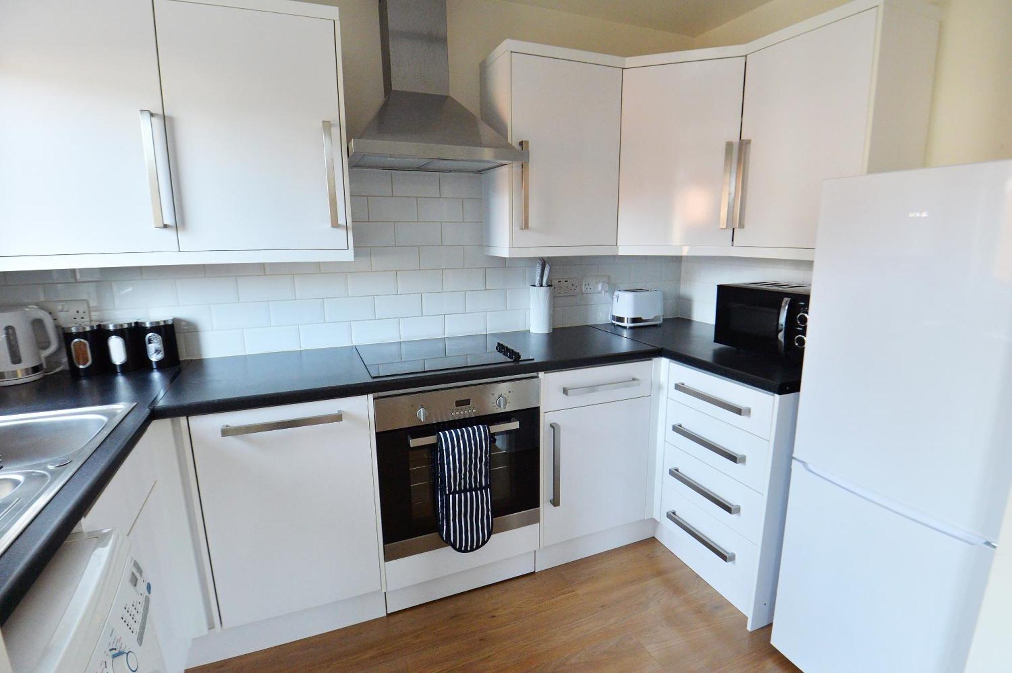 Stylish 2Br Flat - 2 Free Parking Spaces - Near Lgw Airport Crawley  Bagian luar foto