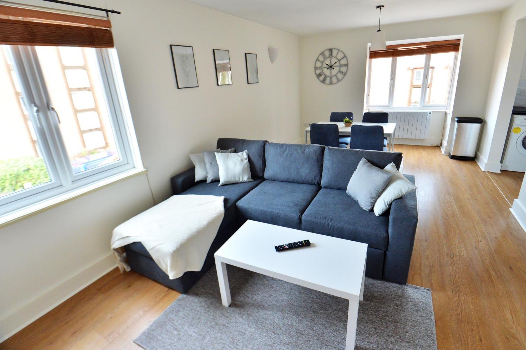 Stylish 2Br Flat - 2 Free Parking Spaces - Near Lgw Airport Crawley  Bagian luar foto