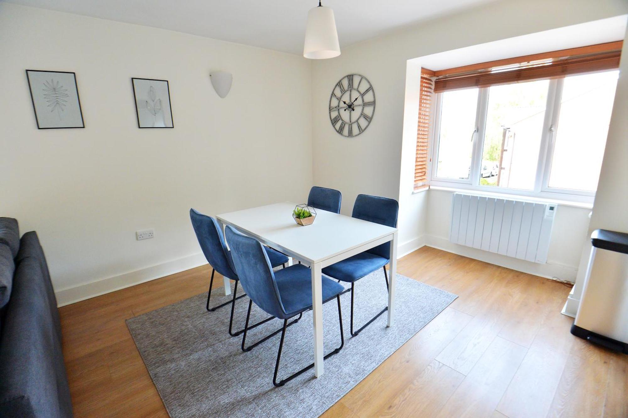 Stylish 2Br Flat - 2 Free Parking Spaces - Near Lgw Airport Crawley  Bagian luar foto